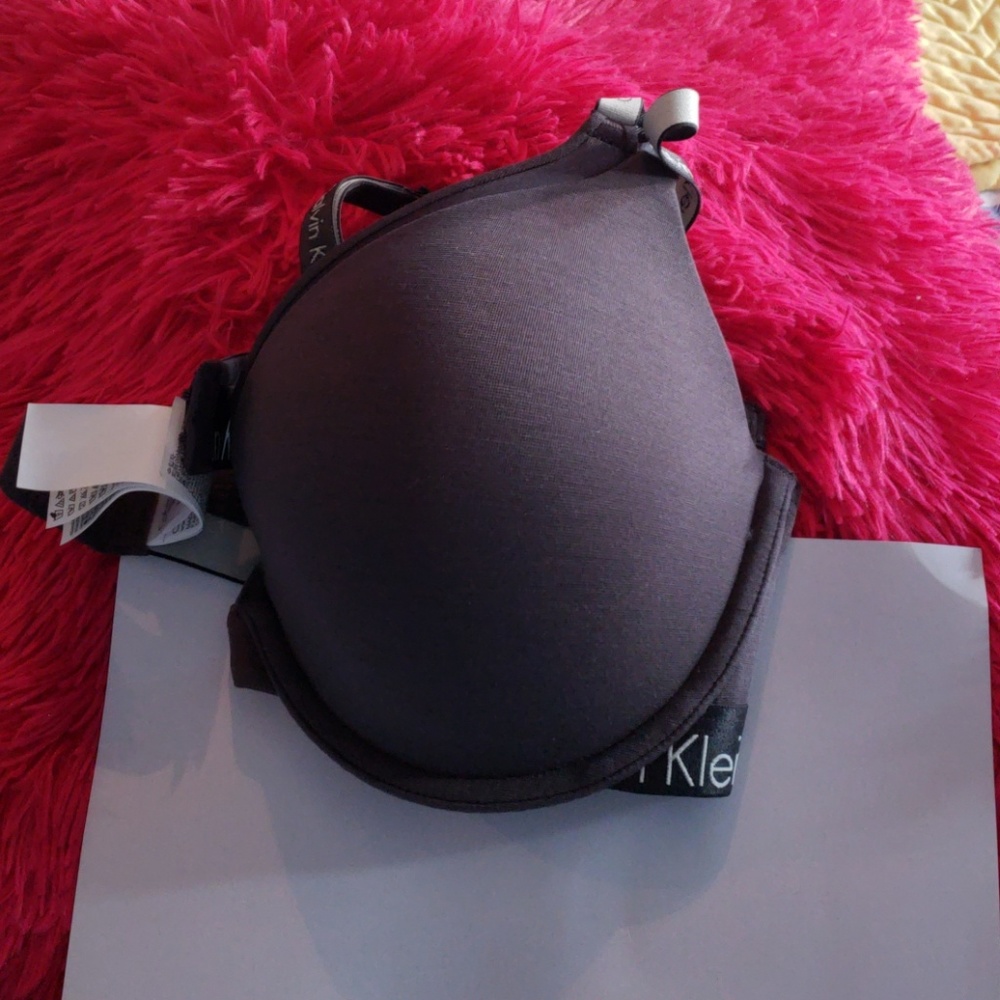 Calvin Klein lightly lined demi women Bra - Picture 1 of 4